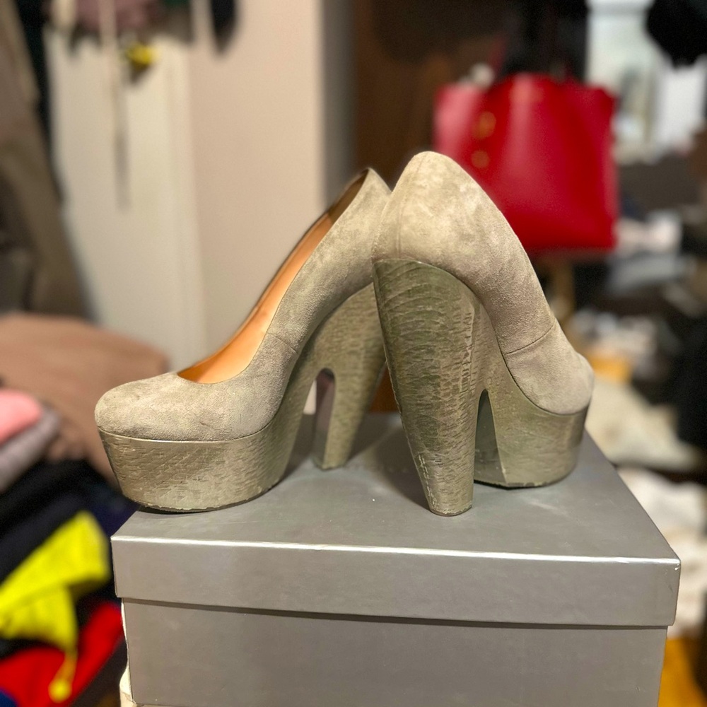 Gianmarco Lorenzi Steel Grey Platform Pumps